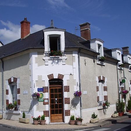 Plaimpied-Givaudins Les Glycines B&B 외부 사진