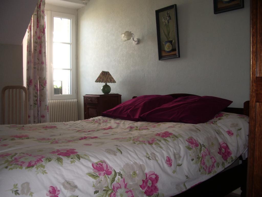 Plaimpied-Givaudins Les Glycines B&B 외부 사진