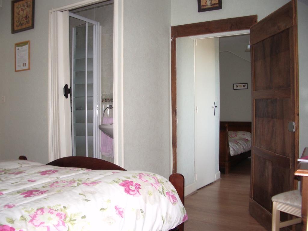 Plaimpied-Givaudins Les Glycines B&B 외부 사진